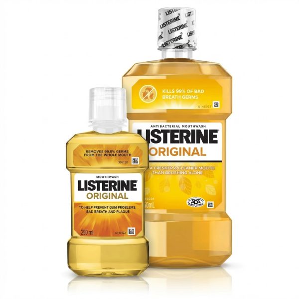 Listerine Original Mouthwash combo pack, featuring 750ml and 250ml bottles for effective oral hygiene.